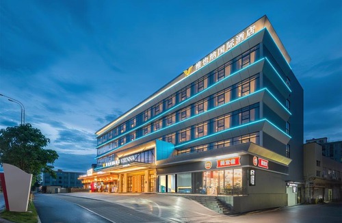 Huadu Hotel | Vienna International Hotel Guangzhou Baiyun International Airport Branch - Free Shuttle Bus to Guangzhou Baiyun International Airport & Free Deliver Service to Canton Fair Complex During Canton Fair Period