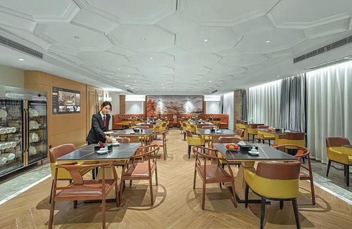 Huadu Hotel | Vienna International Hotel Guangzhou Baiyun International Airport Huadu Square Branch - Free Shuttle Bus to Guangzhou Baiyun International Airport & Free Deliver Service to Canton Fair Complex During Canton Fair Period