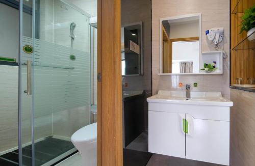 Huiyang Hotel | Vienna International Hotel Huizhou Daya Bay Century City