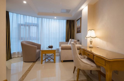 Huadu Hotel | Vienna Intl. Hotel Baiyun Airport
