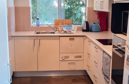 Narrabeen Apartment | view over the lake