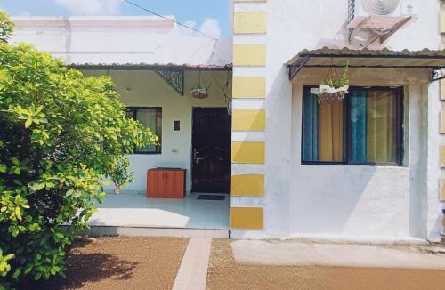 Mathura Villa | Villa in Radha Golf l 5 mins to Sri Rupa Seva Kunj ISKCON l 10 mins to Shrinathji Temple Poonchari l Near Gaurangi Ras Kunj & Brij Vasundhara