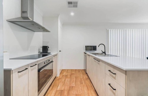 Dunsborough House | Villa on Valcross