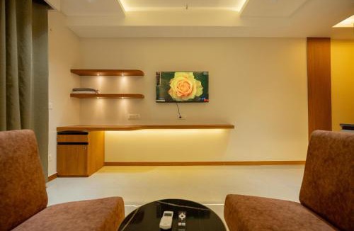Gomti Nagar Apartment | Villa Vistosa