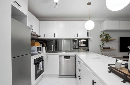 Pyrmont Apartment | Viva Verdant Stroll to Darling Harbour and CBD