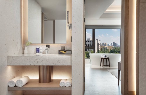 Xuan Wu Hotel | voco Nanjing Oriental Pearl by IHG