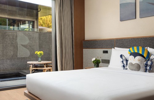 Yinjiageng Hotel | voco Ningbo Dongqian Lake by IHG
