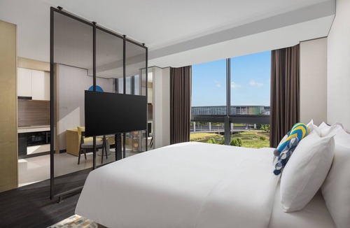 Minhang Hotel | voco Suites Shanghai Hongqiao CBD by IHG