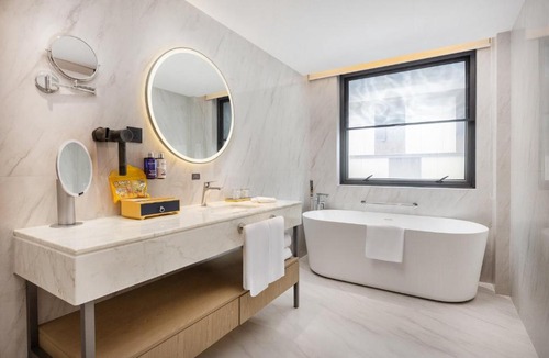 Suzhou Old Town Hotel | voco Suzhou Guanqian Street by IHG