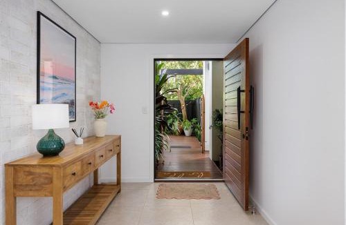 West Busselton House | Vogue Design Footpath to the beach