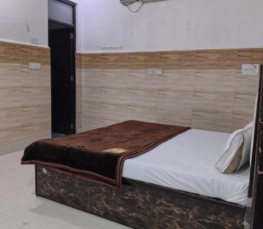 Vrindavan Hotel | vrindavan holi fest rooms
