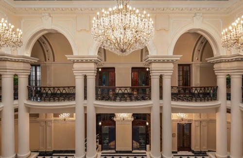 Downtown Shanghai Hotel | Waldorf Astoria Shanghai on the Bund