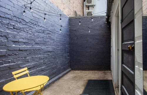 Woolloomooloo Apartment | Walk to Art Gallery of NSW, Botanical Gardens or CBD