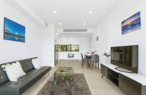 Zetland Apartment | Walk to Shops, Cafes & Transport! 1Bed Comfort