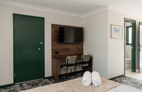 Mudgeeraba Hotel | Wallaby Hotel