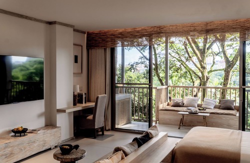 Jinghong Hotel | Wan'an Waves Wild Luxury Designer Hotel