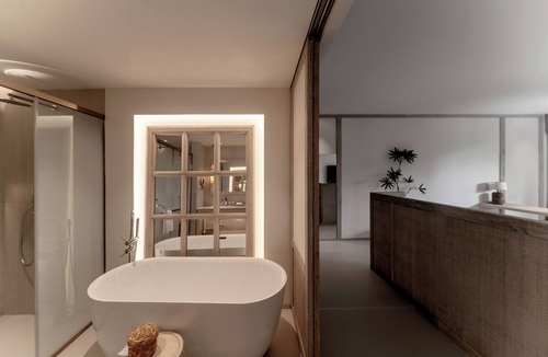 Jinghong Hotel | Wan'an Waves Wild Luxury Designer Hotel