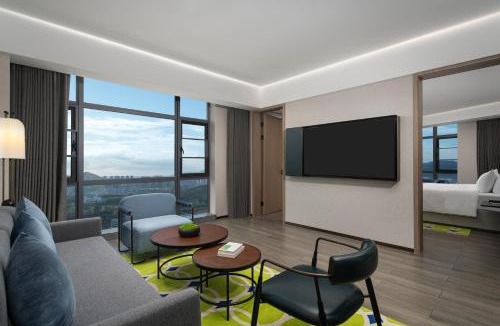 Jingmen Hotel | Wanda Moments Hotel Jingshan