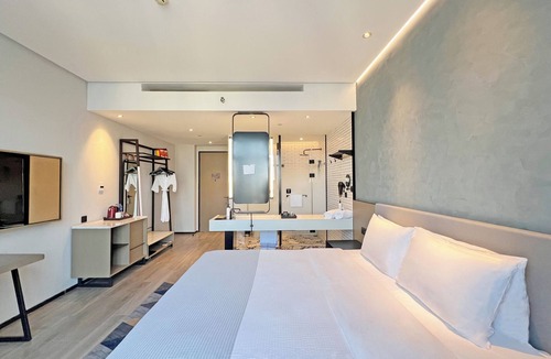 Jiulonghu Administration Office Hotel | Wanda Moments Neo Nanchang West Railway