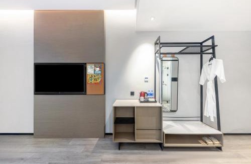 Jiulonghu Administration Office Hotel | Wanda Moments Neo, Nanchang West Railway
