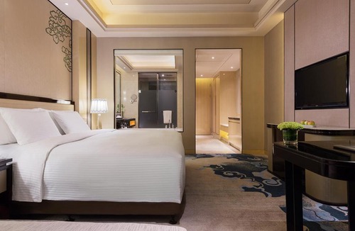 Hongshan District Hotel | Wanda Realm Chifeng Hotel