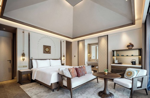 Mingsha Mountain and Crescent Spring Hotel | Wanda Vista Ganman Dunhuang