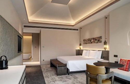 Mingsha Mountain and Crescent Spring Hotel | Wanda Vista Ganman Dunhuang