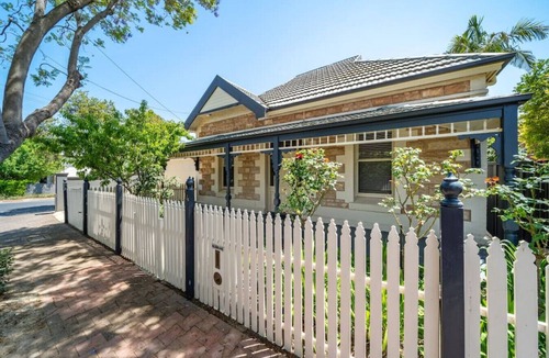 Parkside House | Waratah Cottage—1910s Boutique Heritage