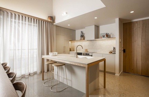 Beechworth House | Warm and welcome three bedroom home with full kitchen, walking distance to town.