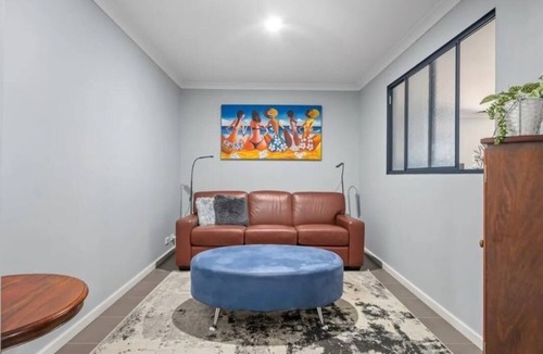 Vasse House | Warm, Cosy winter getaway with Hot Chocolate and Coffee and Heating every room!