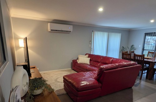 Vasse House | Warm, Cosy winter getaway with Hot Chocolate and Coffee and Heating every room!