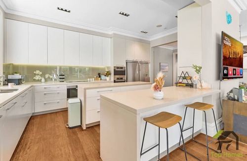 Warrawee House | Warrawee 6BR |Station, Close to Parks & Shops