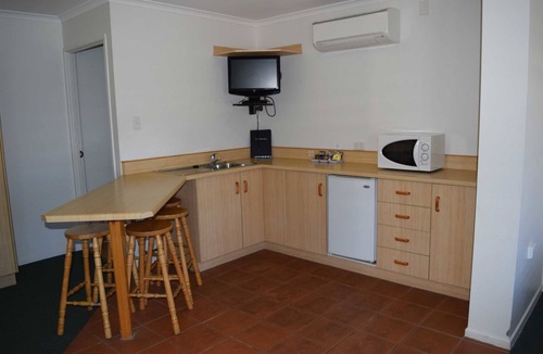 Warwick Hotel | Warwick Vines Motel
