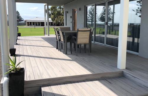 Port Albert House | Waterfront self contained accommodation