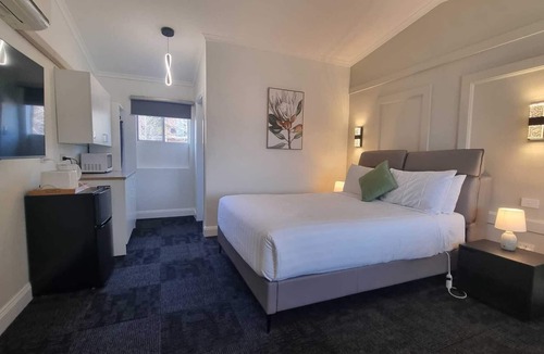 West Gosford Hotel | Waterview Gosford Motor Inn