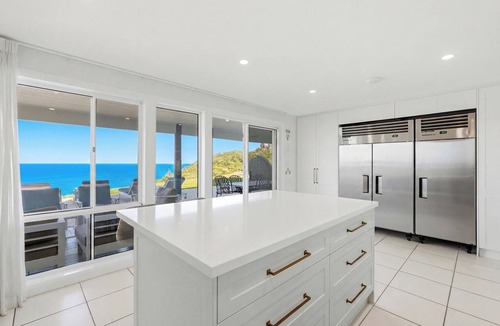 Forresters Beach House | WAVE WATCHER - New Listing, Beach Front, Pool