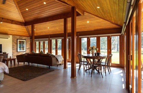 North Nowra Apartment | Waymount Farm Luxury Escape for families, couples and pets.