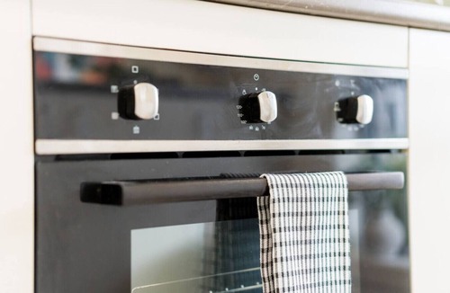 Werrington House | Werrington Home | near Uni & Park,Transport