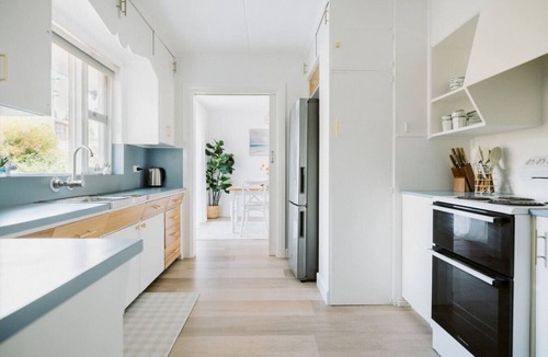 Parklands House | West Grove Cottage Burnie