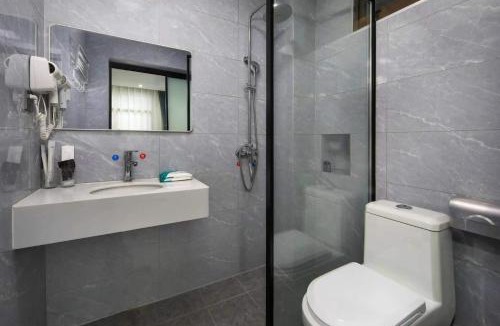 Fenghuang Hotel | Whale Time Fenghuang Jiaxiang Light Luxury Hotel