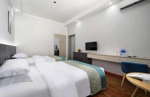 Fenghuang Hotel | Whale Time Fenghuang Jiaxiang Light Luxury Hotel