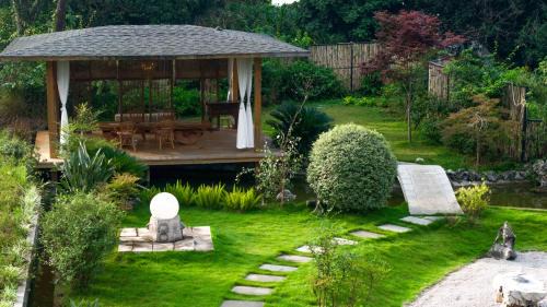 Yangshuo Bed & Breakfast | Whisper Retreat Yangshuo Yulong River Garden