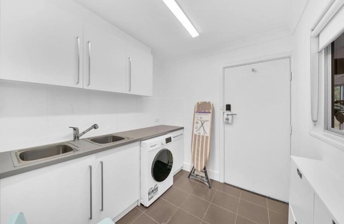 Athelstone Villa | Whispering Grace 6BR and Granny Flat