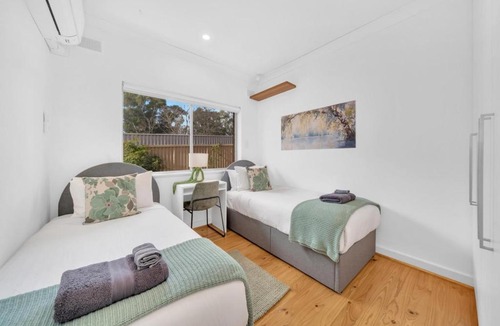 Athelstone Villa | Whispering Grace 6BR and Granny Flat