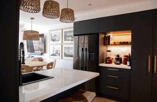 Hotham Heights House | White Crystal 213- ski-in ski-out
