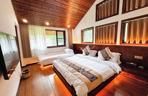 Enshi Hotel | White Magpie Mountain Residence