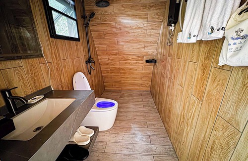 Enshi Hotel | White Magpie Mountain Residence