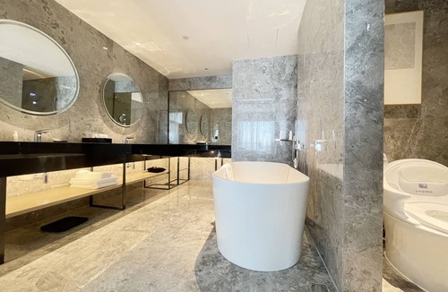 Nanhai Hotel | White Swan VYV Hotel