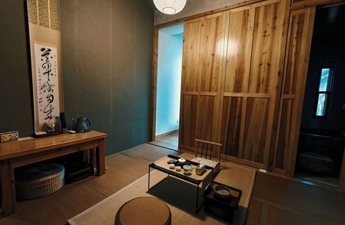 Yi County Apartment | Wild Gaze Ancient Tea Sanctuary