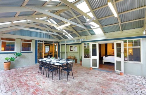 Willunga House | Willunga Cottage- Sleeps 6, Pool